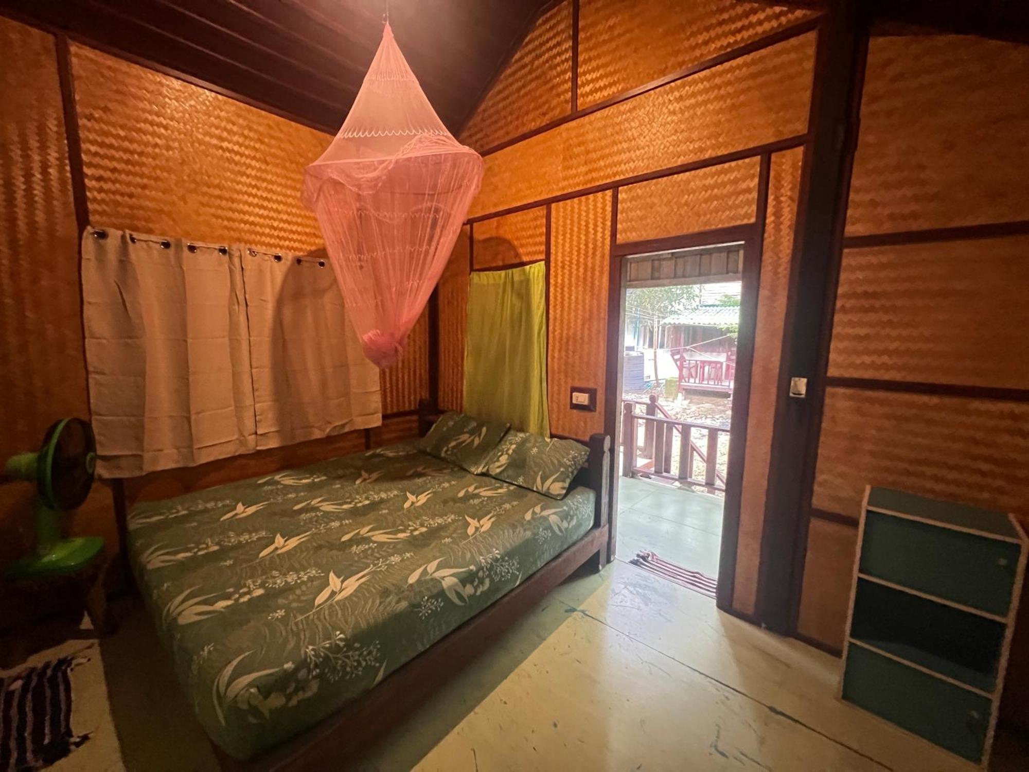 Hotel Rasta House,,Koh Phayam Zewnętrze zdjęcie